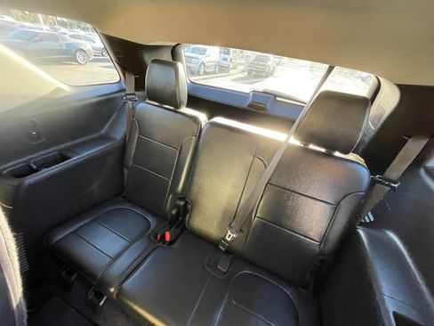 Used 2018 Chevrolet Traverse LT image 23