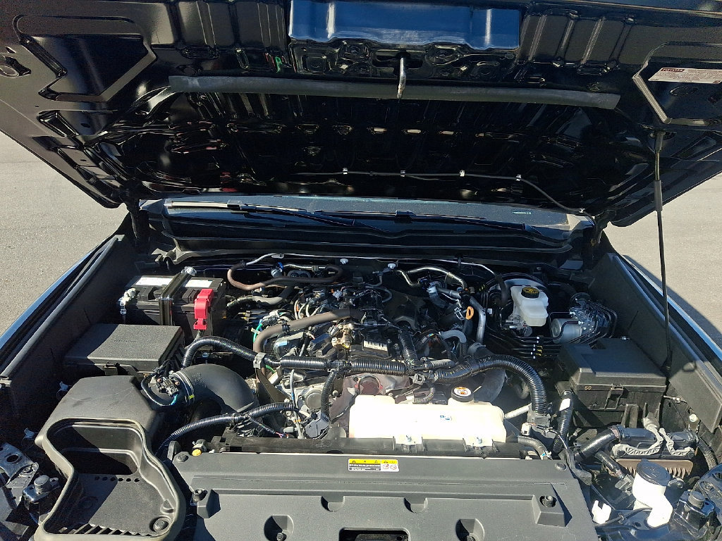 Certified 2025 Toyota Tacoma SR5 AWD/4WD image 35