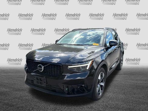 Used 2026 Volvo XC40 B5 Plus AWD/4WD image 5
