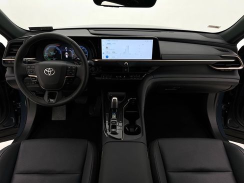 Used 2025 Toyota Crown Signia XLE image 22