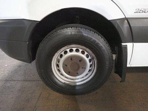 Used 2011 Freightliner Sprinter 2500 image 19