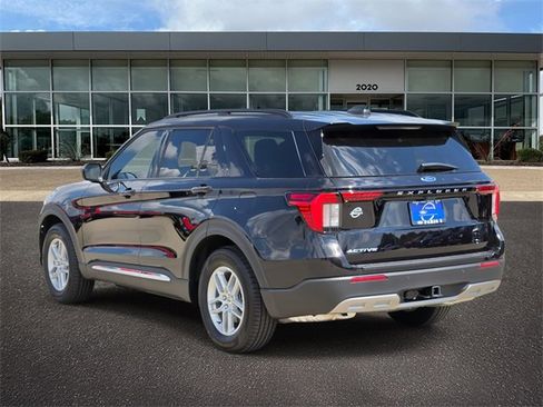 New 2025 Ford Explorer Active w/ Active Comfort Package image 3