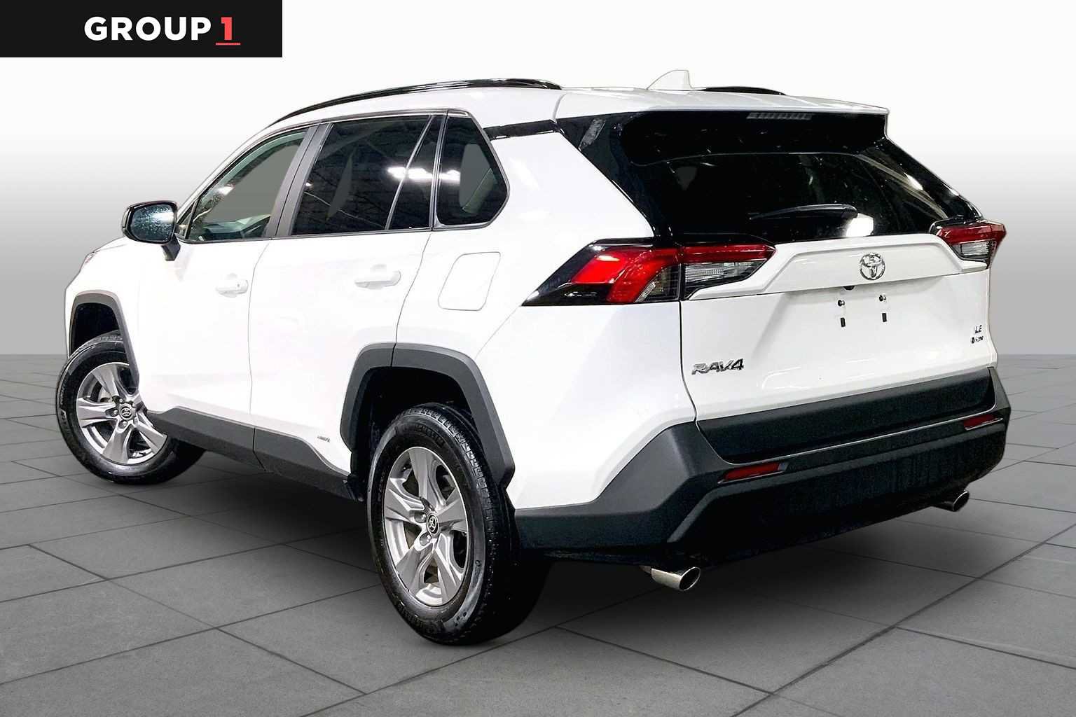 Certified 2025 Toyota RAV4 LE AWD/4WD image 12
