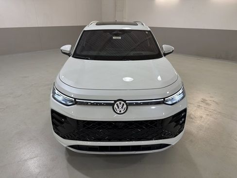 New 2026 Volkswagen Tiguan SEL R-Line image 3