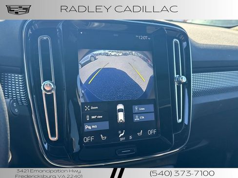 Used 2020 Volvo XC40 T5 R-Design image 17