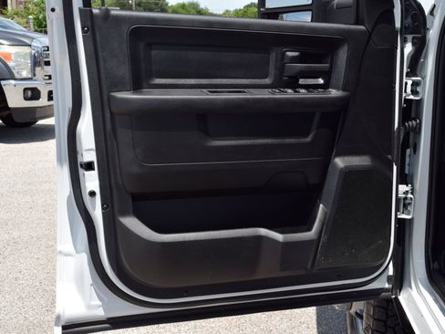 Used 2024 RAM 3500 Tradesman w/ Convenience Group AWD/4WD image 15