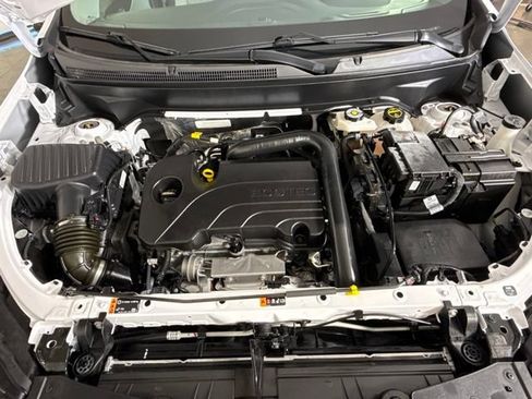 Used 2024 Chevrolet Equinox LS w/ LS Convenience Package FWD image 11