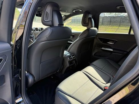 Used 2023 Mercedes-Benz GLC 300 4MATIC image 30