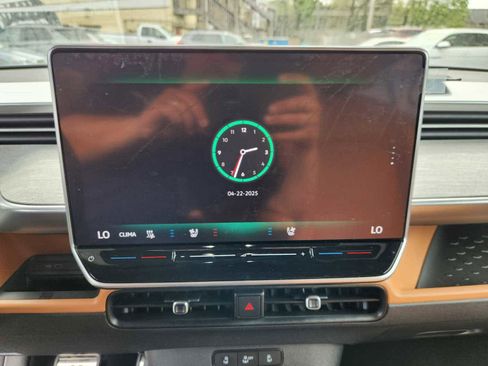 New 2025 Volkswagen ID. Buzz Pro S image 9