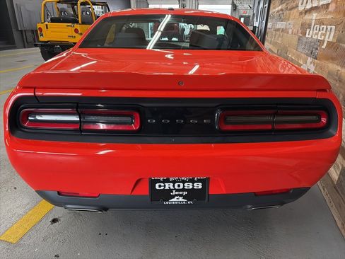 Used 2019 Dodge Challenger SXT image 23