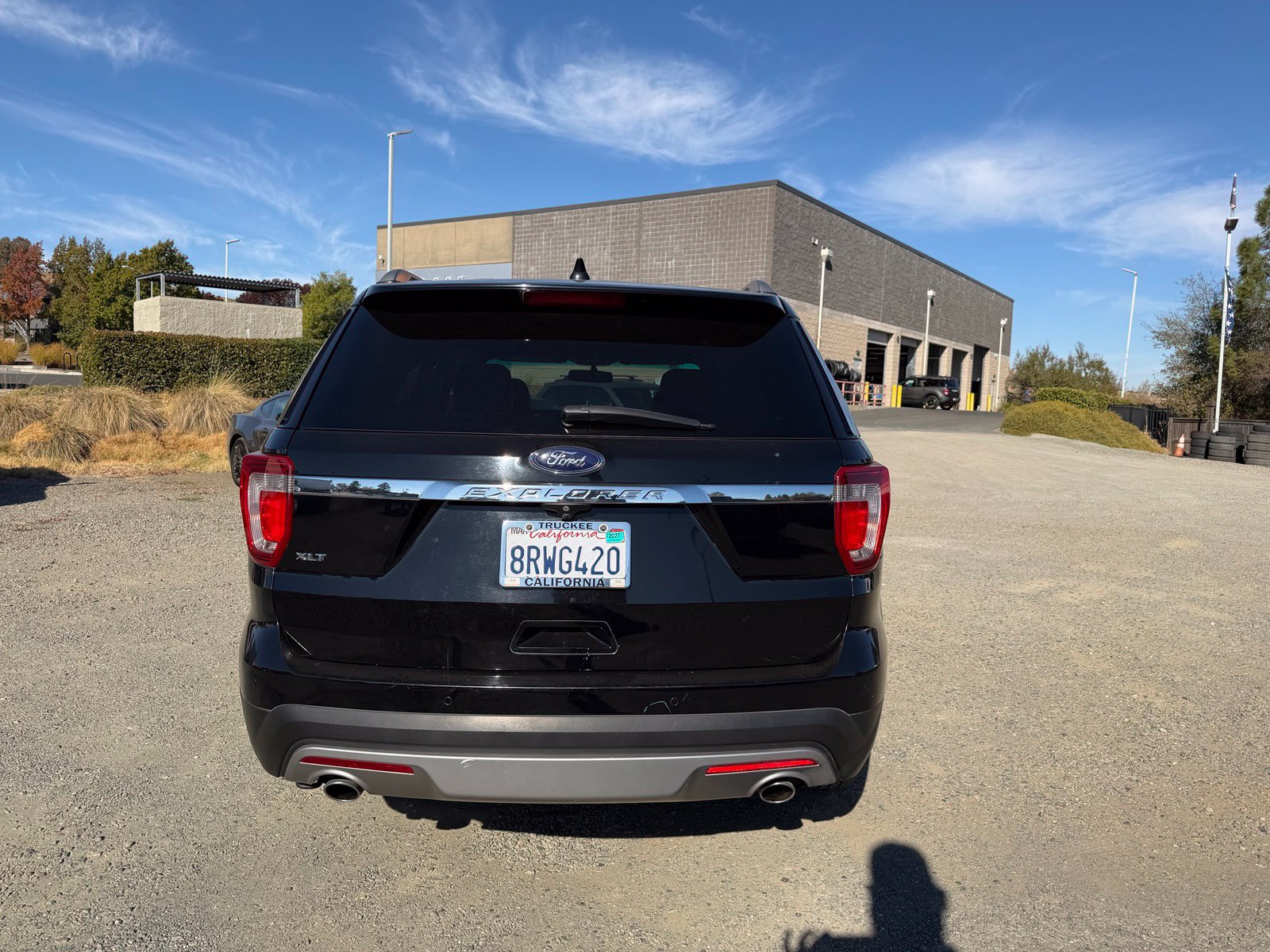 Used 2017 Ford Explorer XLT w/ Equipment Group 202A FWD image 4