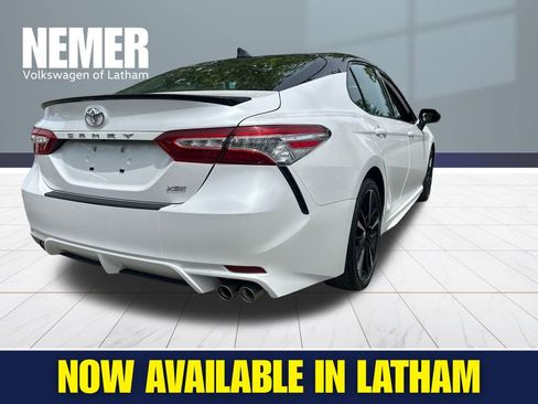 Used 2020 Toyota Camry XSE FWD image 4