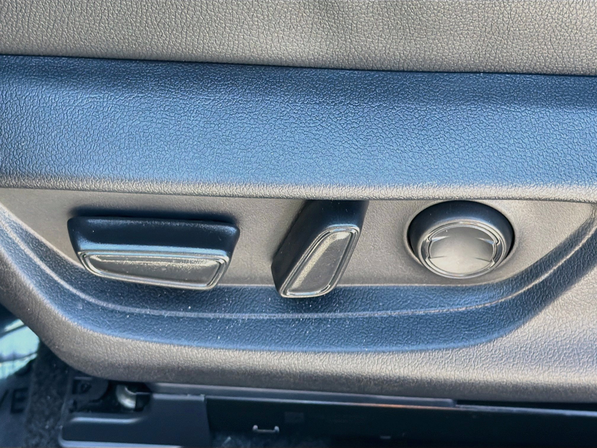 Used 2026 Toyota Camry SE w/ Multimedia Upgrade Package FWD image 23