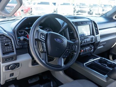 Used 2022 Ford F250 XLT w/ Black Appearance Package AWD/4WD image 18
