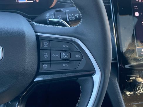 Used 2023 Jeep Grand Cherokee Altitude image 20