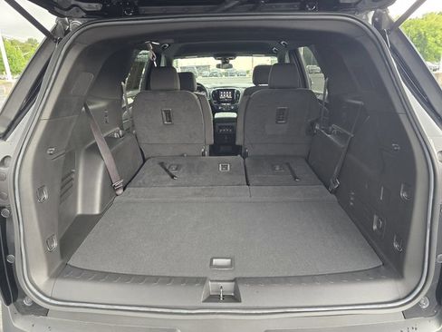 Used 2023 Chevrolet Traverse LT FWD image 26