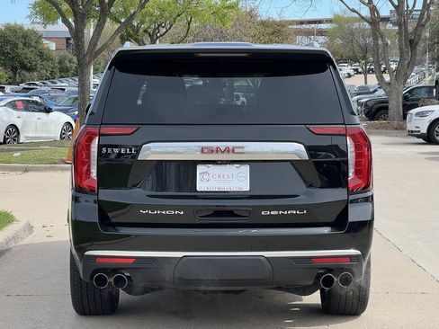 Used 2021 GMC Yukon XL Denali w/ Denali Premium Package image 5