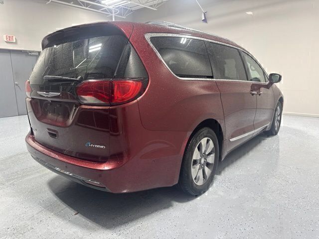 Used 2018 Chrysler Pacifica Limited w/ Advanced Safetytec Group FWD image 5