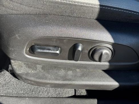 Used 2019 Chevrolet Equinox LT AWD/4WD image 19