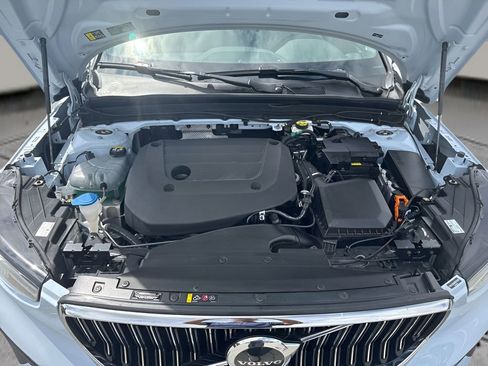 Used 2025 Volvo XC40 B5 Core AWD/4WD image 31