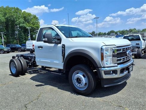 New 2025 Ford F550 4x4 Regular Cab Super Duty w/ XL Chrome Package image 1