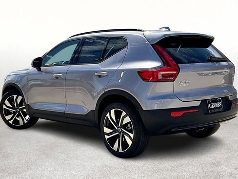 New 2026 Volvo XC40 B5 Ultra w/ Protection Package Premier image 6
