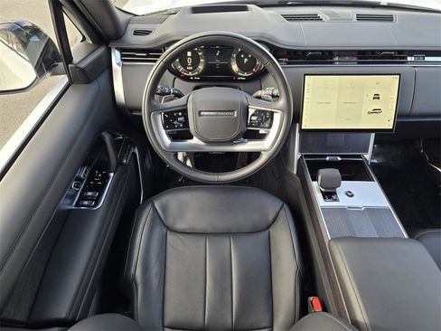 Used 2025 Land Rover Range Rover Autobiography image 13