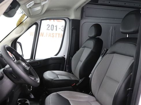 Used 2023 RAM ProMaster 2500 FWD image 12