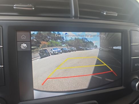 Certified 2025 Kia Soul LX w/ LX Technology Package FWD image 13