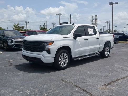 Used 2024 Chevrolet Silverado 1500 Custom RWD image 2