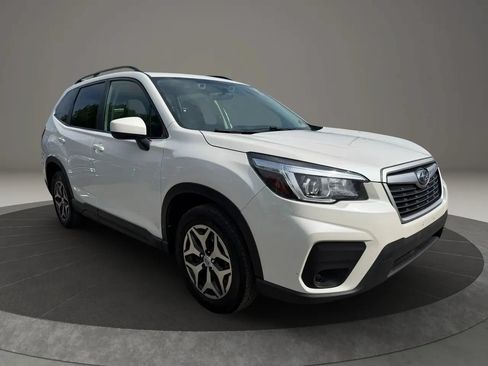 Used 2020 Subaru Forester Premium AWD/4WD image 3