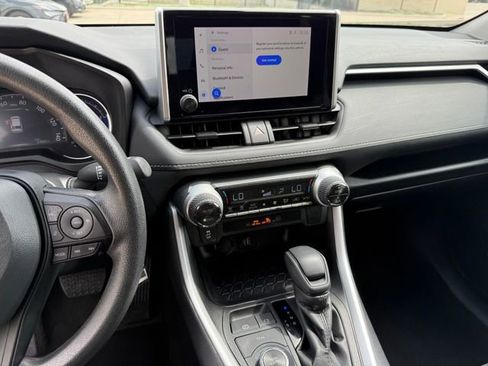Used 2025 Toyota RAV4 LE image 19
