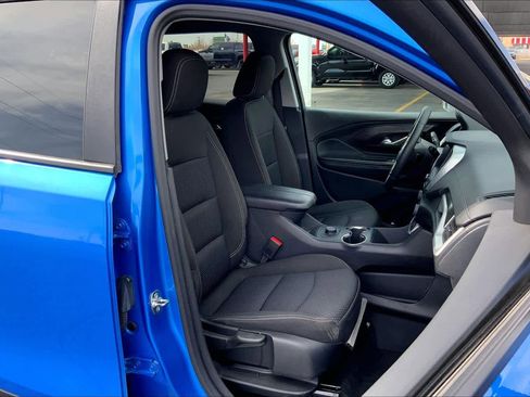 Used 2024 GMC Terrain SLE w/ Elevation Edition image 8