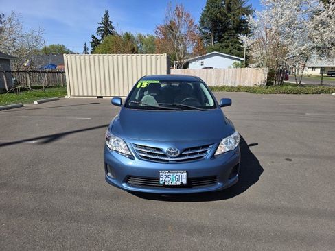 Used 2013 Toyota Corolla LE FWD image 2