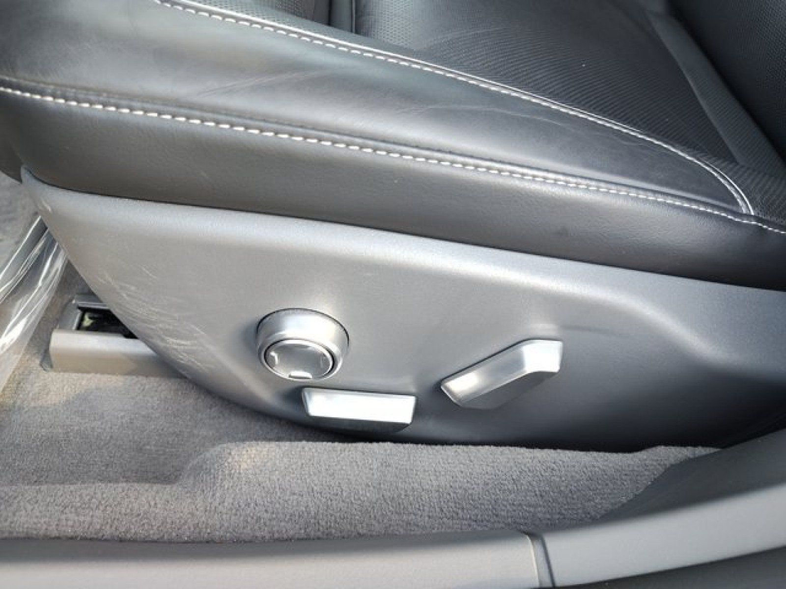 Used 2025 Lucid Air Touring AWD/4WD image 11