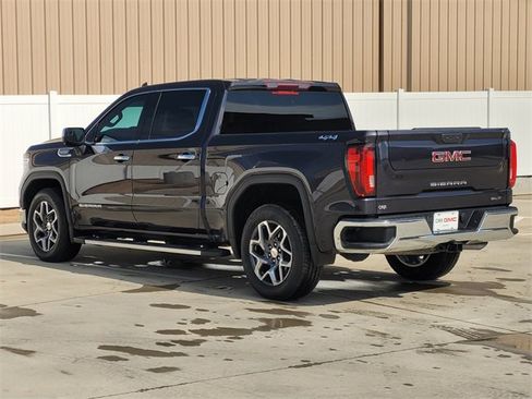Used 2023 GMC Sierra 1500 SLT image 6