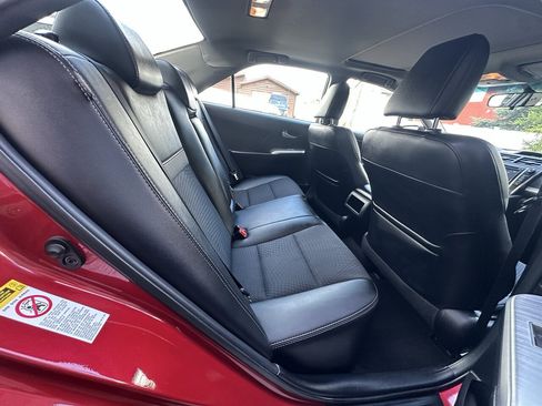 Used 2014 Toyota Camry SE FWD image 11