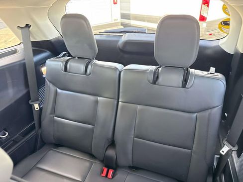 Used 2025 Ford Explorer Active w/ Active Comfort Package image 11