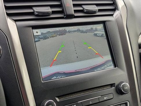 Used 2017 Ford Fusion SE image 14