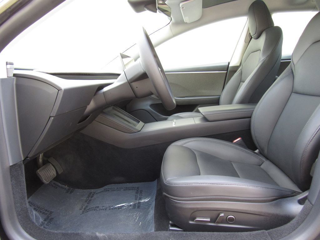 Used 2024 Tesla Model 3 Standard Range RWD image 9