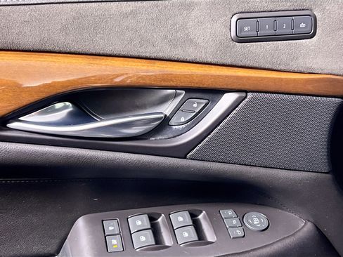 Used 2019 Cadillac Escalade Premium Luxury w/ Escalade Sport Edition image 15