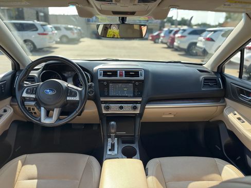 Used 2017 Subaru Outback 2.5i Limited AWD/4WD image 10