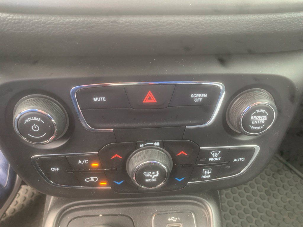 Used 2019 Jeep Compass Trailhawk AWD/4WD image 21