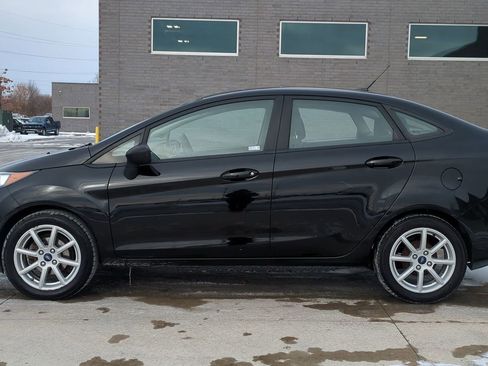 Used 2019 Ford Fiesta SE w/ Equipment Group 201A image 2