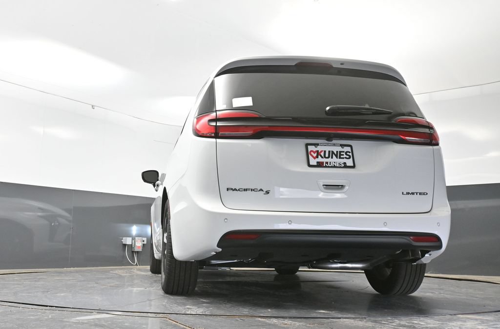 New 2027 Chrysler Pacifica Limited w/ Family Tech Group FWD image 48