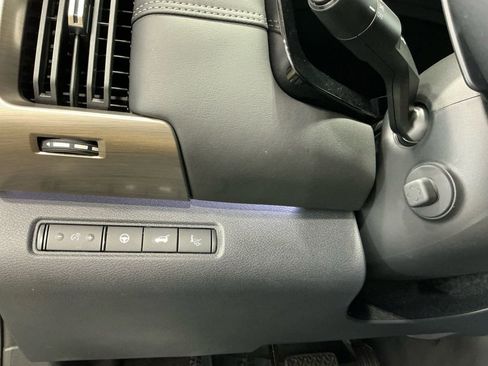 Used 2024 Nissan Pathfinder Platinum w/ Cargo Package image 22