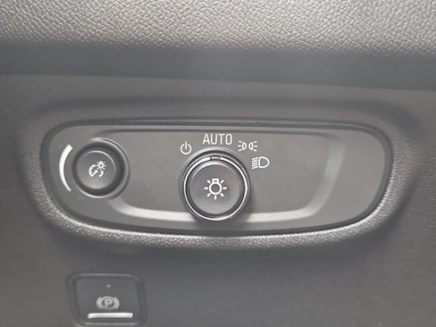 Used 2022 GMC Terrain SLE w/ Driver Convenience Package FWD image 25