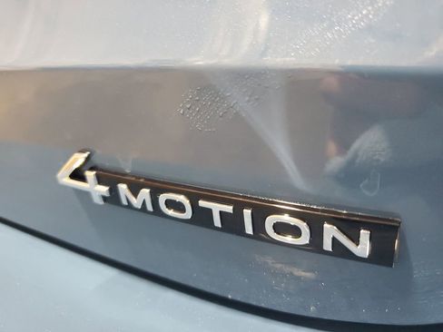 New 2025 Volkswagen Tiguan SE image 35