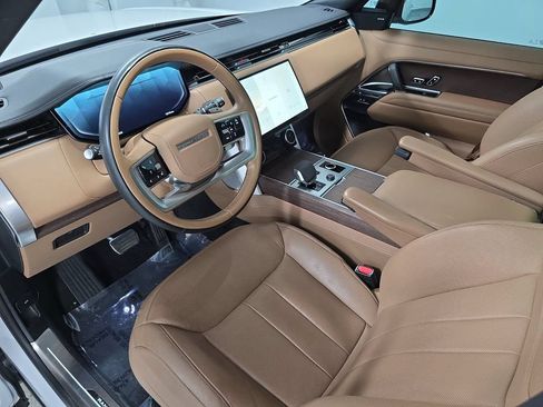 Used 2023 Land Rover Range Rover SE AWD/4WD image 4