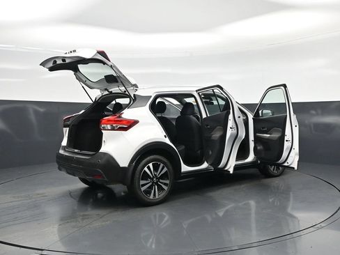 Used 2020 Nissan Kicks SV FWD image 6